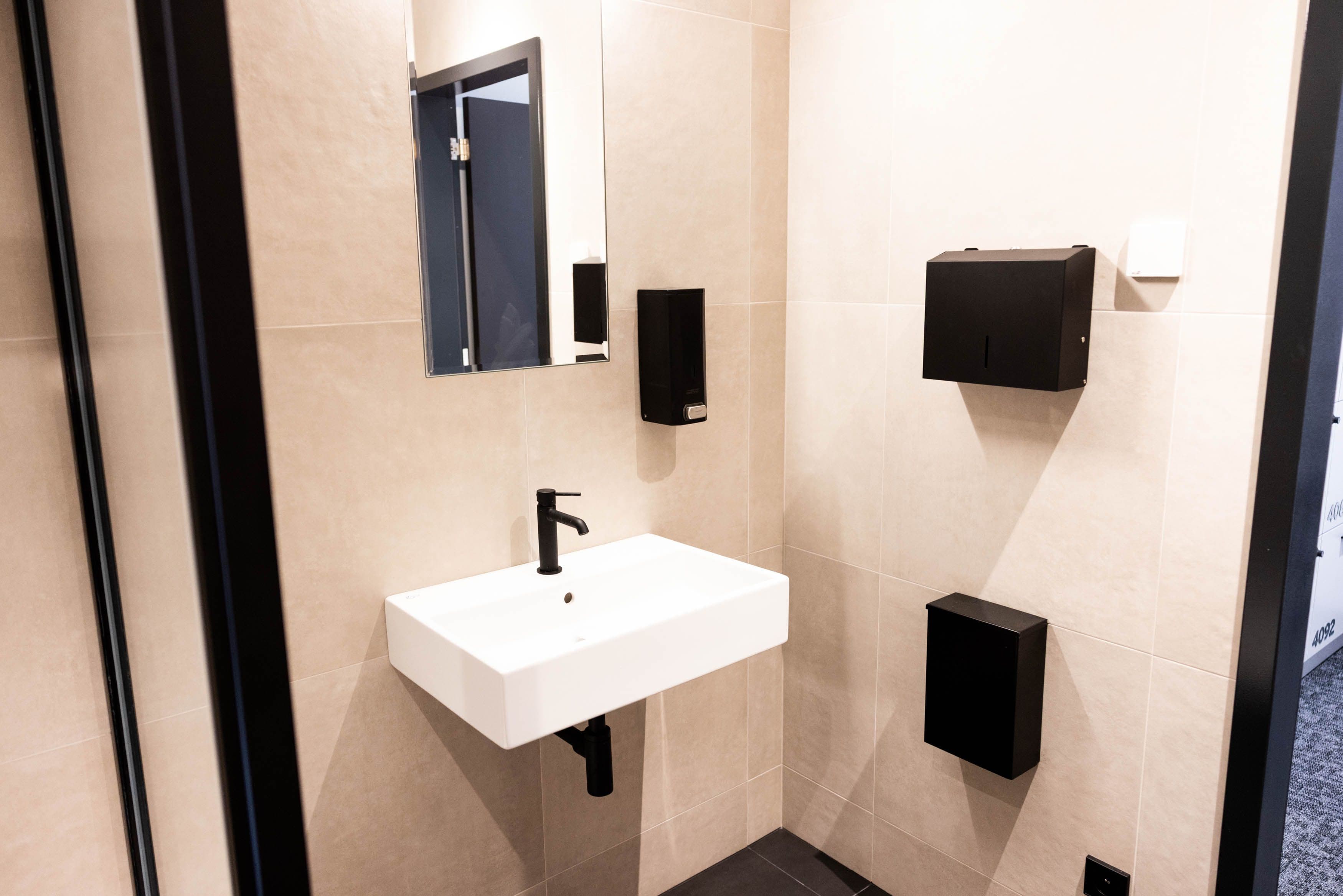 Firemní koupelna a toalety